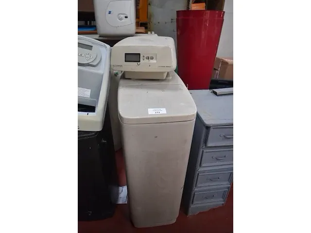 2 waterontkalkers, elektriciteitskast, boiler - afbeelding 2 van  13