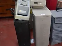 2 waterontkalkers, elektriciteitskast, boiler
