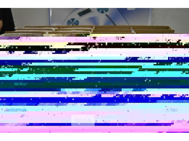 2 weegschalen, 6 waterverdampers, badkamer rekje - afbeelding 5 van  6