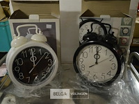 2 wekkers - afbeelding 1 van  3