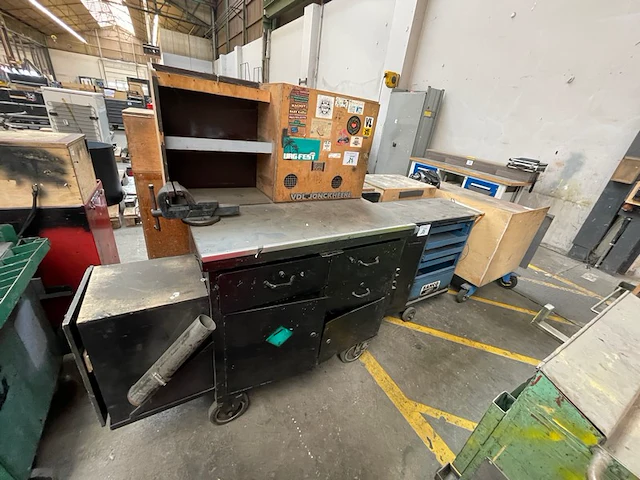 2 werkkarren, werktafel - afbeelding 1 van  4