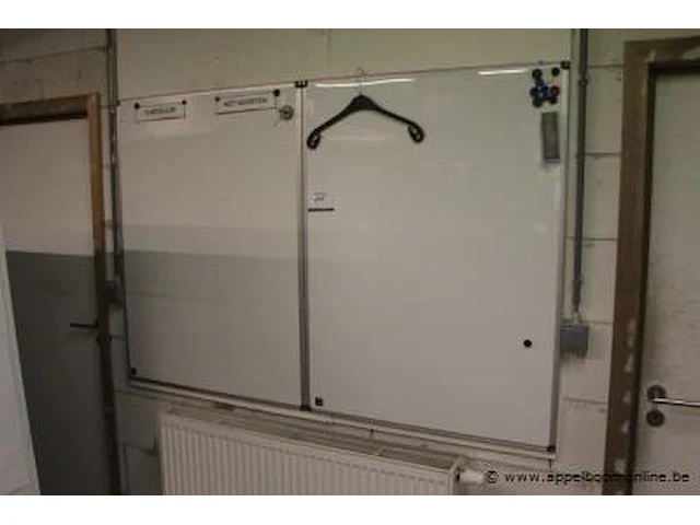 2 whiteboards - afbeelding 1 van  1