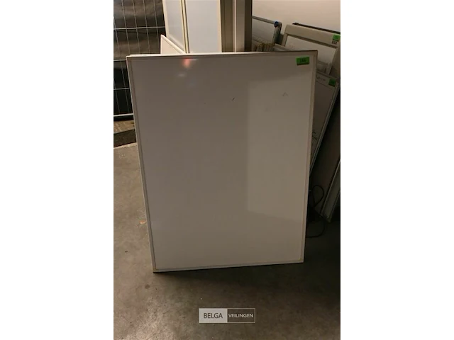 2 whiteboards - afbeelding 1 van  1