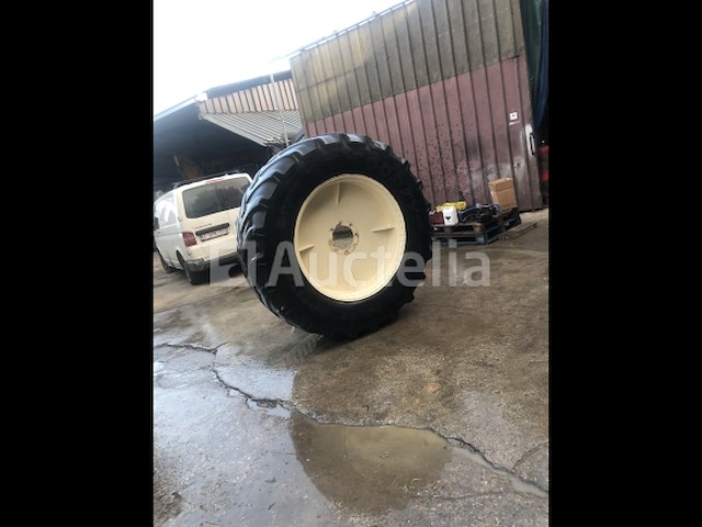 2 wielen goodyear 650/65r42 - afbeelding 5 van  6