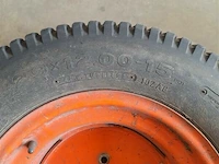 2 wielen van verschillende grootte van kubota - afbeelding 2 van  7