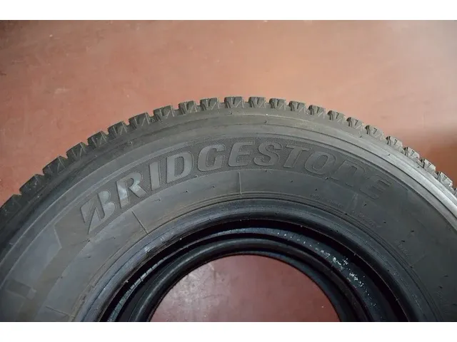 2 winterbanden peugeot boxer bridgestone 215/75r16c (8) - afbeelding 4 van  5