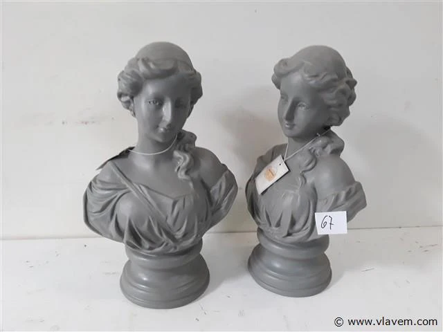 2 x borst-beeld 32x18 cm - afbeelding 1 van  2