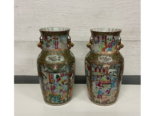 2 x chinese vazen met goudkleurige handvaten in dierenfiguur - afbeelding 1 van  4