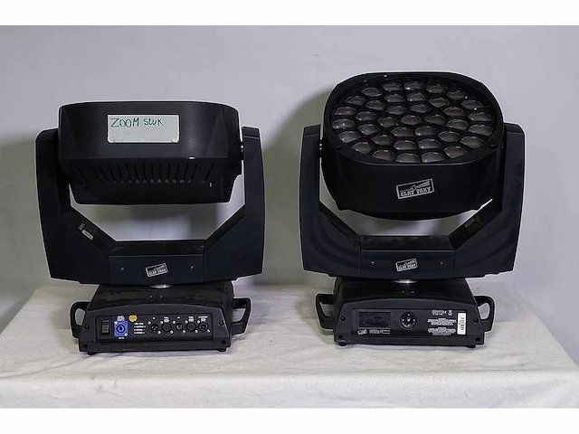 2 x clay paky a.leda b-eye k20 beam/wash (37x15w rgbw / 4°-60°) (1xgood/1xneeds service) - afbeelding 1 van  4