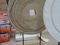 2 x decoratief houten wiel op voet dia 32 x h46cm - afbeelding 2 van  4