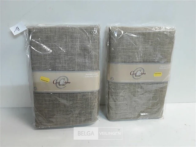 2 x decostof beige met glitters 2x1,35 m - afbeelding 2 van  3