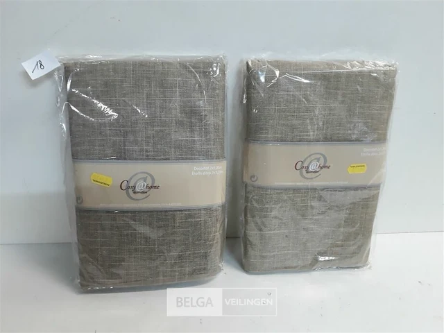 2 x decostof beige met glitters 2x1,35 m - afbeelding 2 van  3