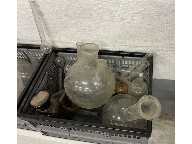 2 x dozen laboratoriumglaswerk - kolven, bekers…… - afbeelding 3 van  3
