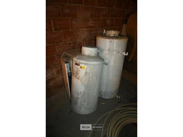 2 x elektrische boiler + verwarmingsketel - afbeelding 1 van  8