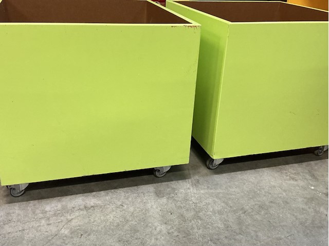 2 x groene opbergbakken op wielen - afbeelding 3 van  3