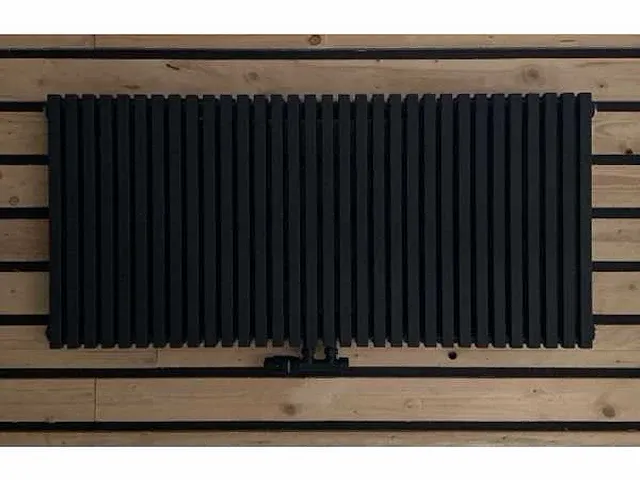 2 x h550xb1800 horizontaale designradiator mat zwart - afbeelding 1 van  4