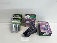 2 x herlaadbare batterijen mix d + 2 x laadstation voor aa batterijen - afbeelding 2 van  3
