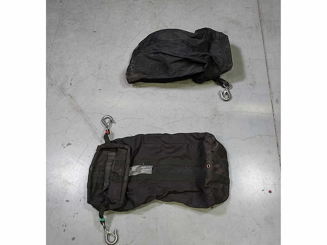2 x hoist 415v 500kg 4m/m cm-f cee 25mtr chain (1xgood/1xdefect) - afbeelding 9 van  9
