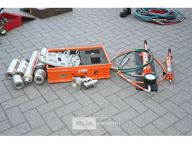 2 x holmatro handpomp + mechanische stip - afbeelding 1 van  10