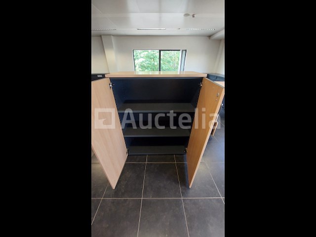 2 x houten draaideurkast laag - afbeelding 1 van  4