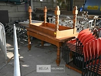 2 x houten tafel