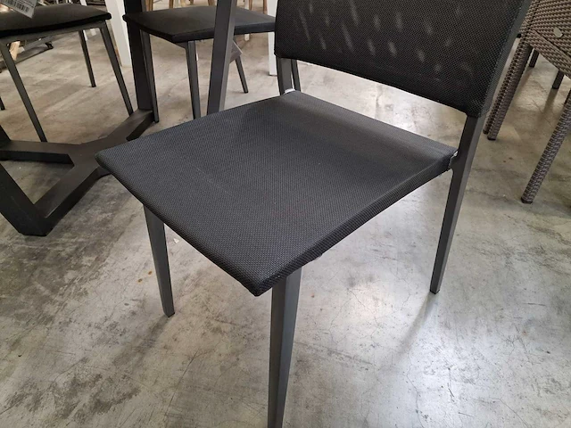 2 x jati-kebon alu stapelstoel orbey zwart - alu frame zwart - afbeelding 4 van  4