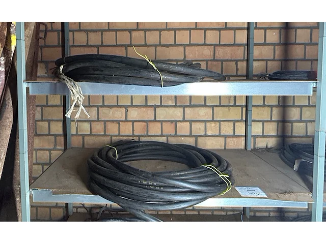 2 x kabel ong 17 meter in totaal - afbeelding 1 van  3