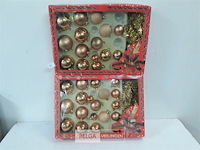 2 x kerstballen 19 stuks + slingers