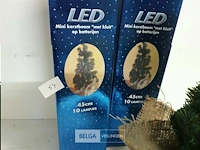2 x kerstboom 45 cm + lampen - afbeelding 3 van  3