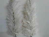 2 x kerstboom op voet wit 70 cm - afbeelding 2 van  3