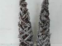 2 x kerstkegel takken met frost 60 cm - afbeelding 3 van  3