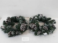 2 x krans groen + denneknoppen - afbeelding 1 van  3