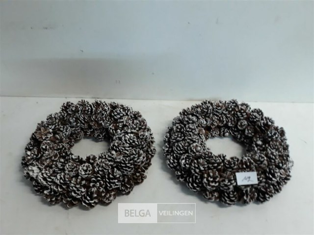 2 x krans tafeldeco met denneknoppen - afbeelding 1 van  3