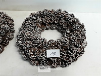 2 x krans tafeldeco met denneknoppen - afbeelding 3 van  3