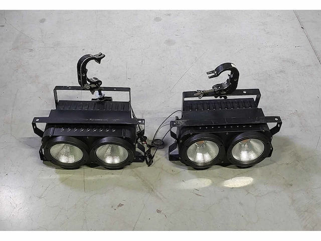 2 x led blinder mark 2l (2x100w w+ww cob led) - afbeelding 1 van  5