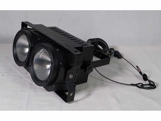 2 x led blinder mark 2l (2x100w w+ww cob led) - afbeelding 3 van  5