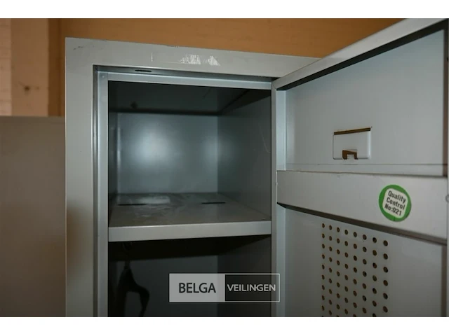 2 x metalen lockerkast voor 2 personen - afbeelding 4 van  5