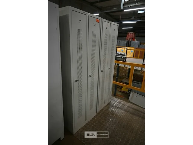 2 x metalen lockerkast voor 2 personen - afbeelding 1 van  4