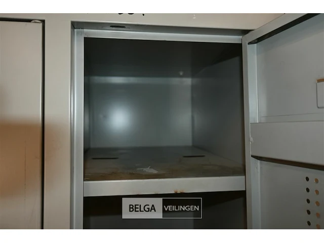2 x metalen lockerkast voor 2 personen - afbeelding 3 van  4