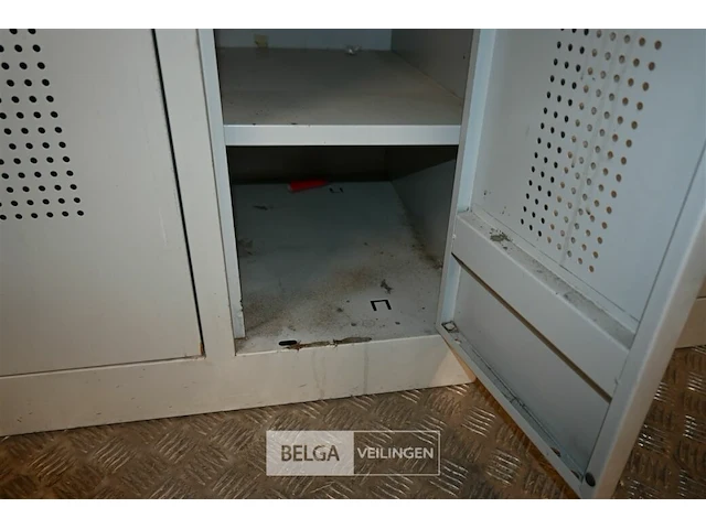 2 x metalen lockerkast voor 2 personen - afbeelding 4 van  4