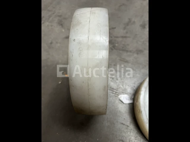 2 x nylon wiel 200mm - afbeelding 1 van  6