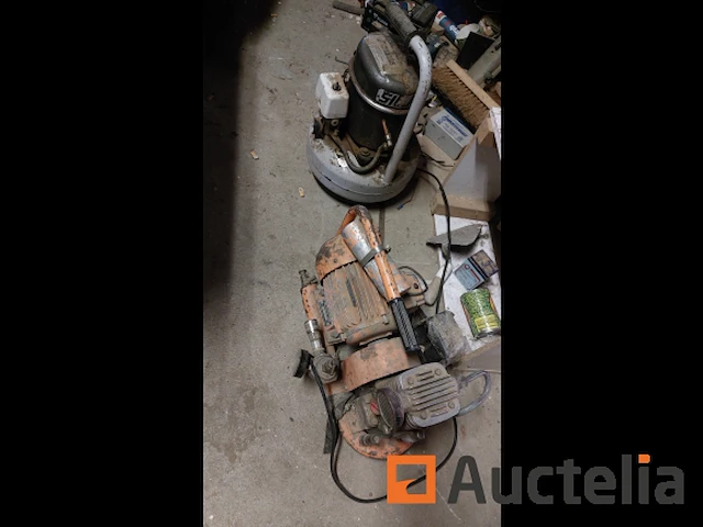 2 x oude compressor - afbeelding 1 van  3