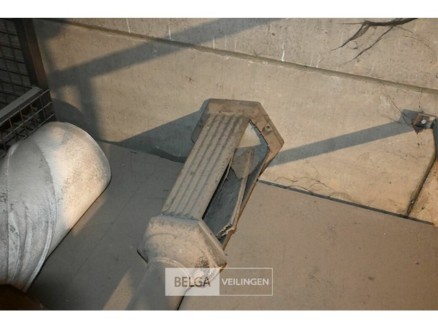 2 x oude lantaarnpaal - afbeelding 3 van  7