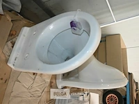 2 x porcher toilet + 3 x geberit toebehoren - afbeelding 2 van  9
