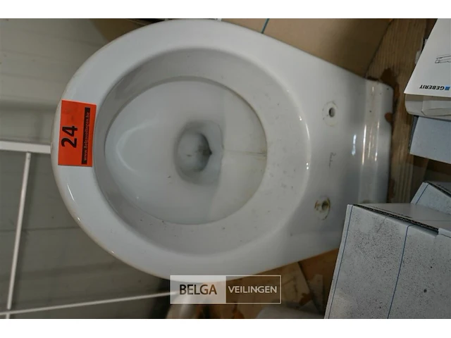 2 x porcher toilet + 3 x geberit toebehoren - afbeelding 5 van  9