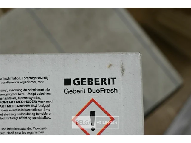2 x porcher toilet + 3 x geberit toebehoren - afbeelding 7 van  9