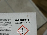 2 x porcher toilet + 3 x geberit toebehoren - afbeelding 7 van  9