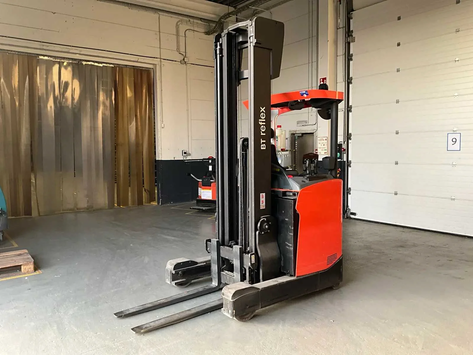 2 x reachtruck toyota bt '17 - magazijninrichting wegens verhuis