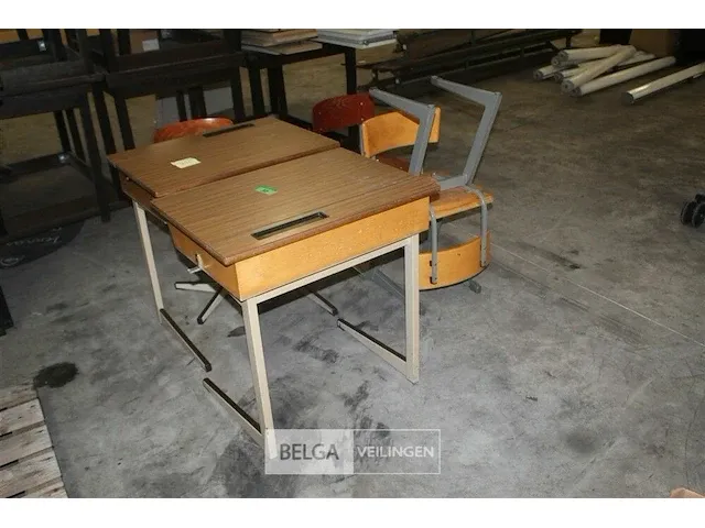 2 x retro schoolbank + 4 stoelen - afbeelding 1 van  5
