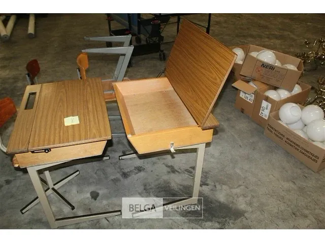 2 x retro schoolbank + 4 stoelen - afbeelding 3 van  5
